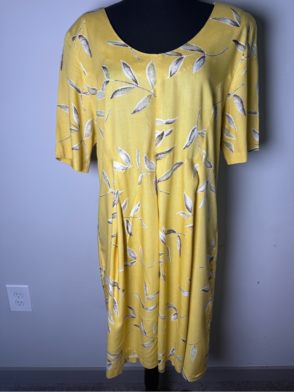 Vintage ICI Yellow Leaf Print Rayon Culotte Romper Pockets Tie Back Sz L